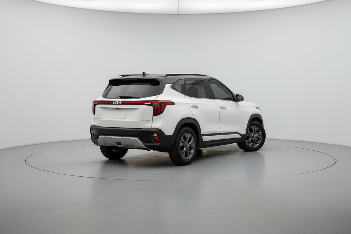 Rent Kia Seltos 2025 White 28571 K or similar