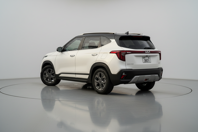 Rent Kia Seltos 2025 White 28571 K or similar